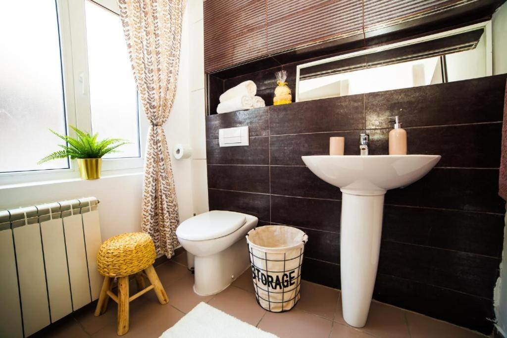 Guesthouse Smart Βουκουρέστι Εξωτερικό φωτογραφία