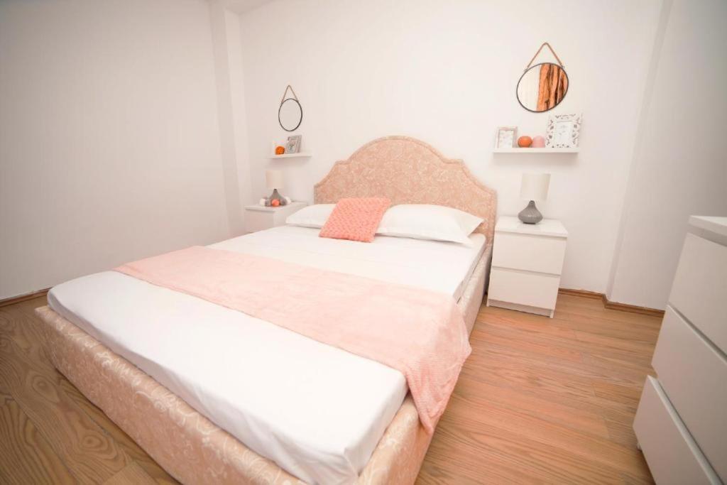 Guesthouse Smart Βουκουρέστι Εξωτερικό φωτογραφία