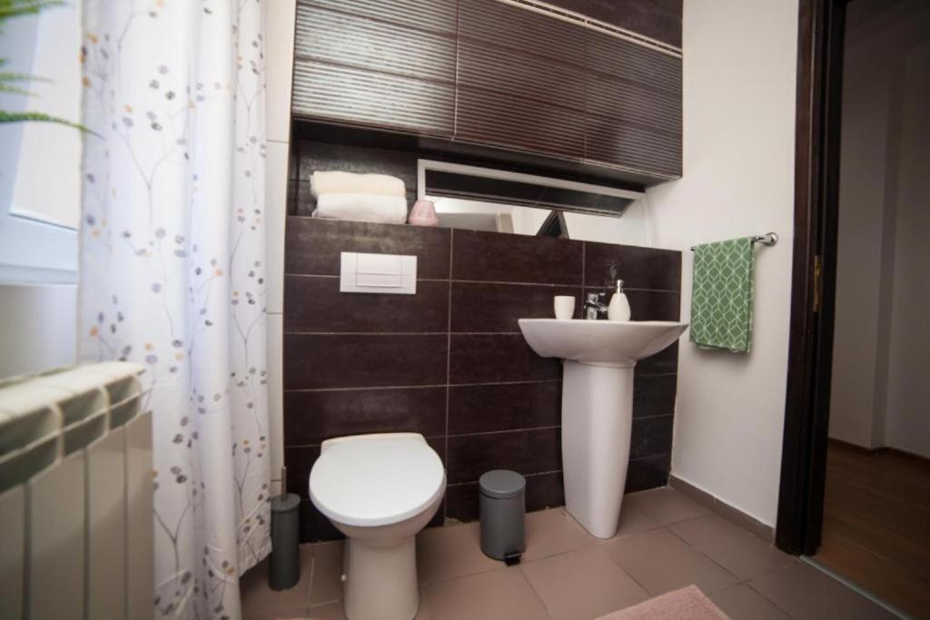 Guesthouse Smart Βουκουρέστι Εξωτερικό φωτογραφία