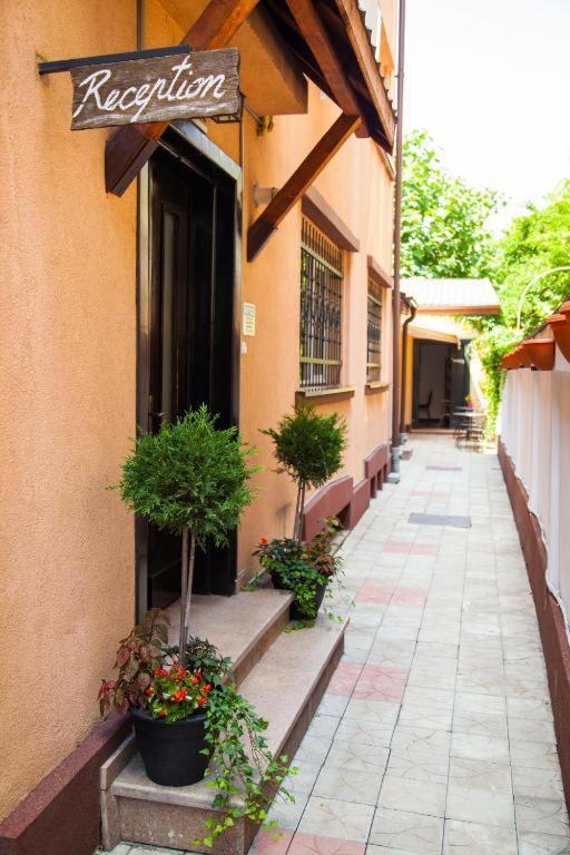 Guesthouse Smart Βουκουρέστι Εξωτερικό φωτογραφία