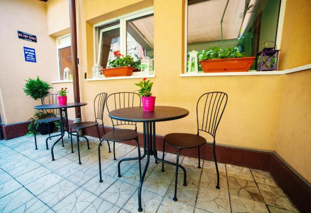 Guesthouse Smart Βουκουρέστι Εξωτερικό φωτογραφία
